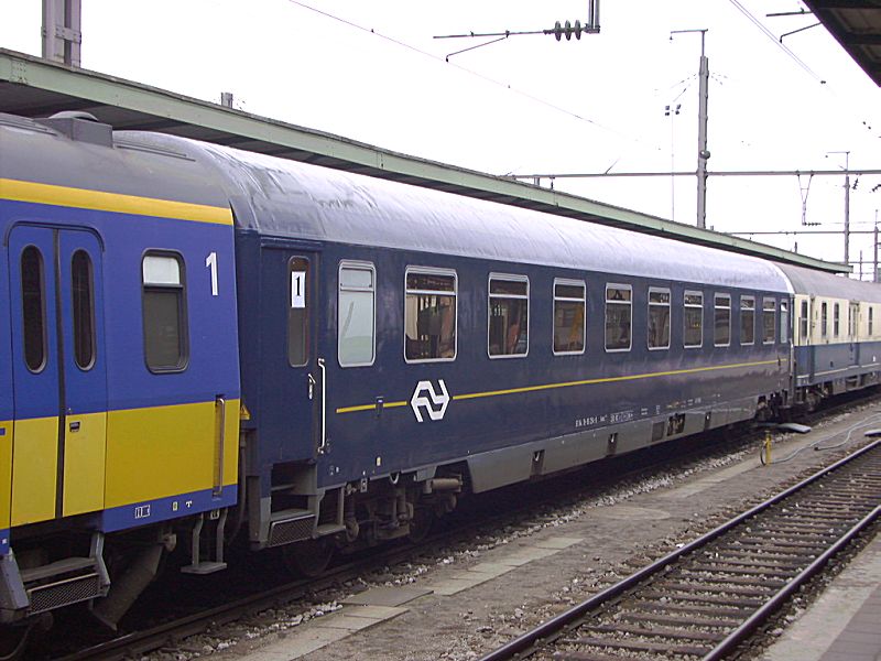 http://railfaneurope.net/pix/nl/car/Avmz/NS_Amvz_Lx.jpg