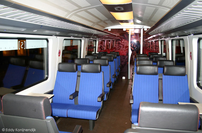 http://railfaneurope.net/pix/nl/electric/emu/ICM/modernised/interior/071215-06.jpg